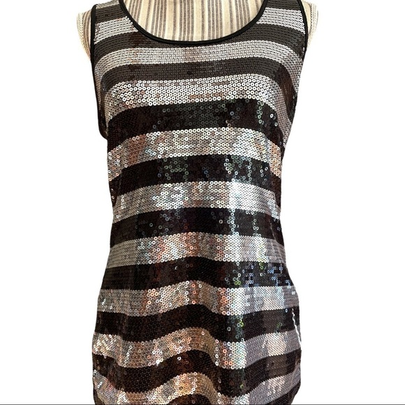 XXI ,ladies sleeveless, sequined top, size Large, excellent pre owned condition - Picture 1 of 5